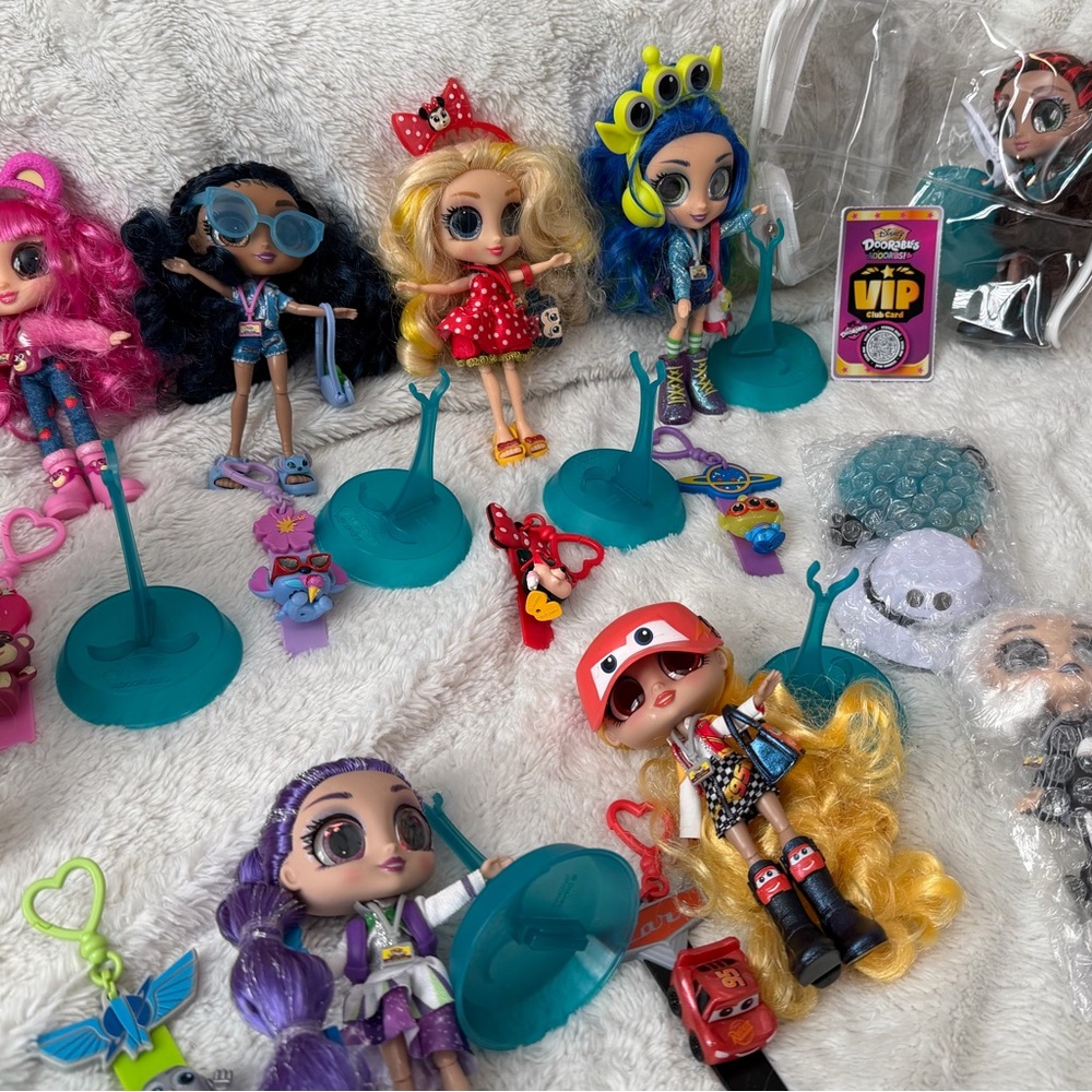Disney Doorables Adoorbs dolls. Series 1 with the 3 mystery and Stitch doll. - Picture 5 of 15